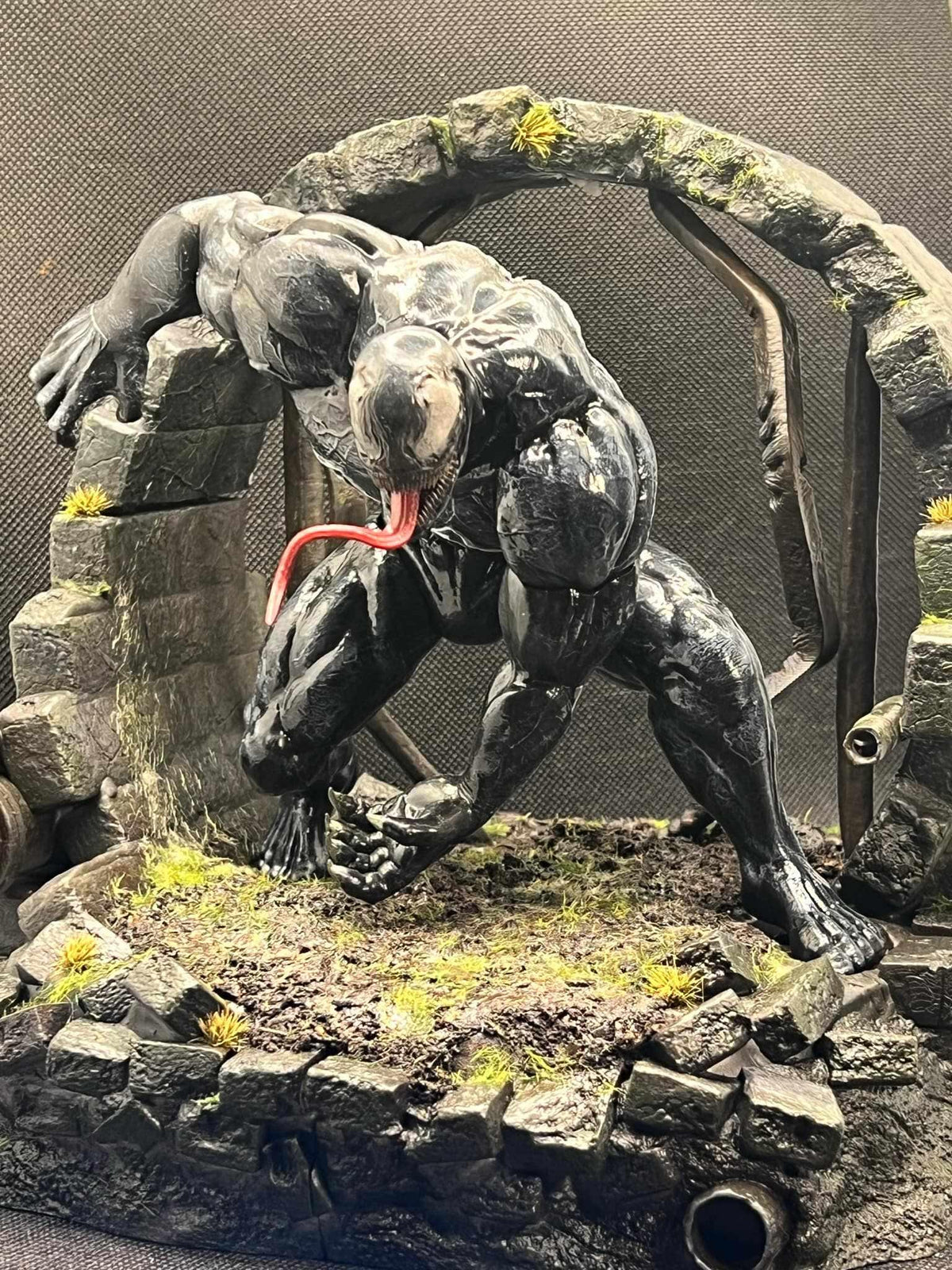 Black symbiotic custom figure diorama