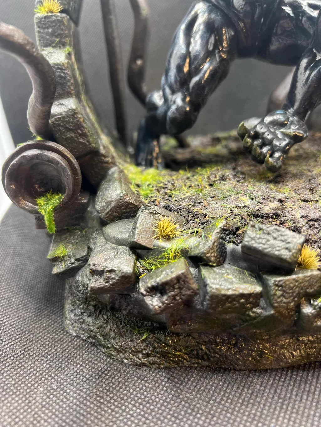 Black symbiotic custom figure diorama