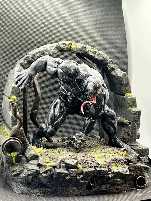 Black symbiotic custom figure diorama