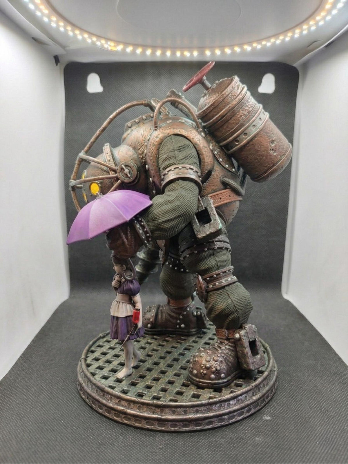Bio Apocalyptic Robot and Child Figure 1/6 Scale