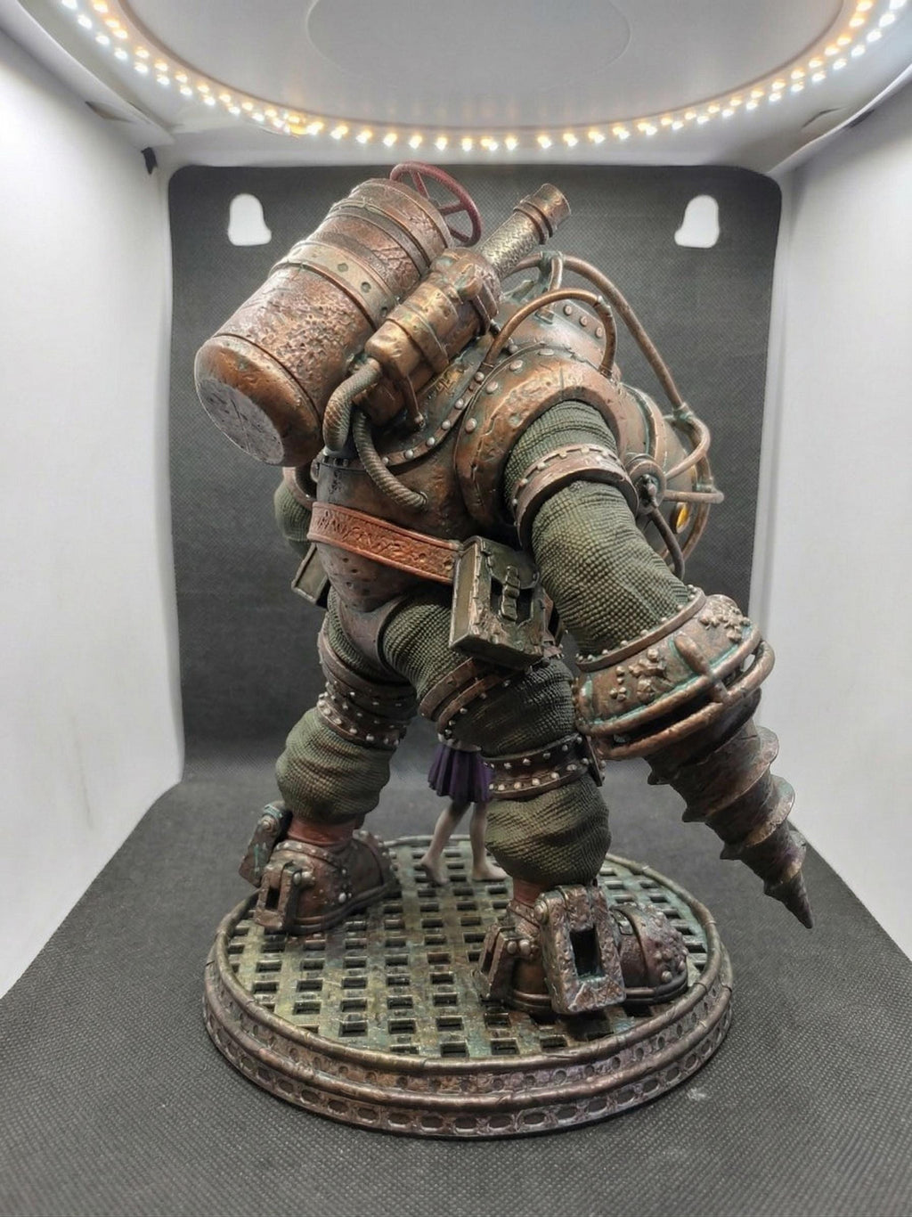 Bio Apocalyptic Robot and Child Figure 1/6 Scale