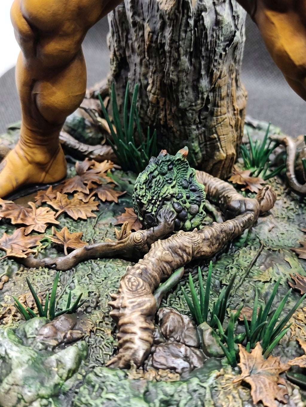 Savage Hunter Figure | 1/6 Scale Hand-Painted Feral Beast Statue