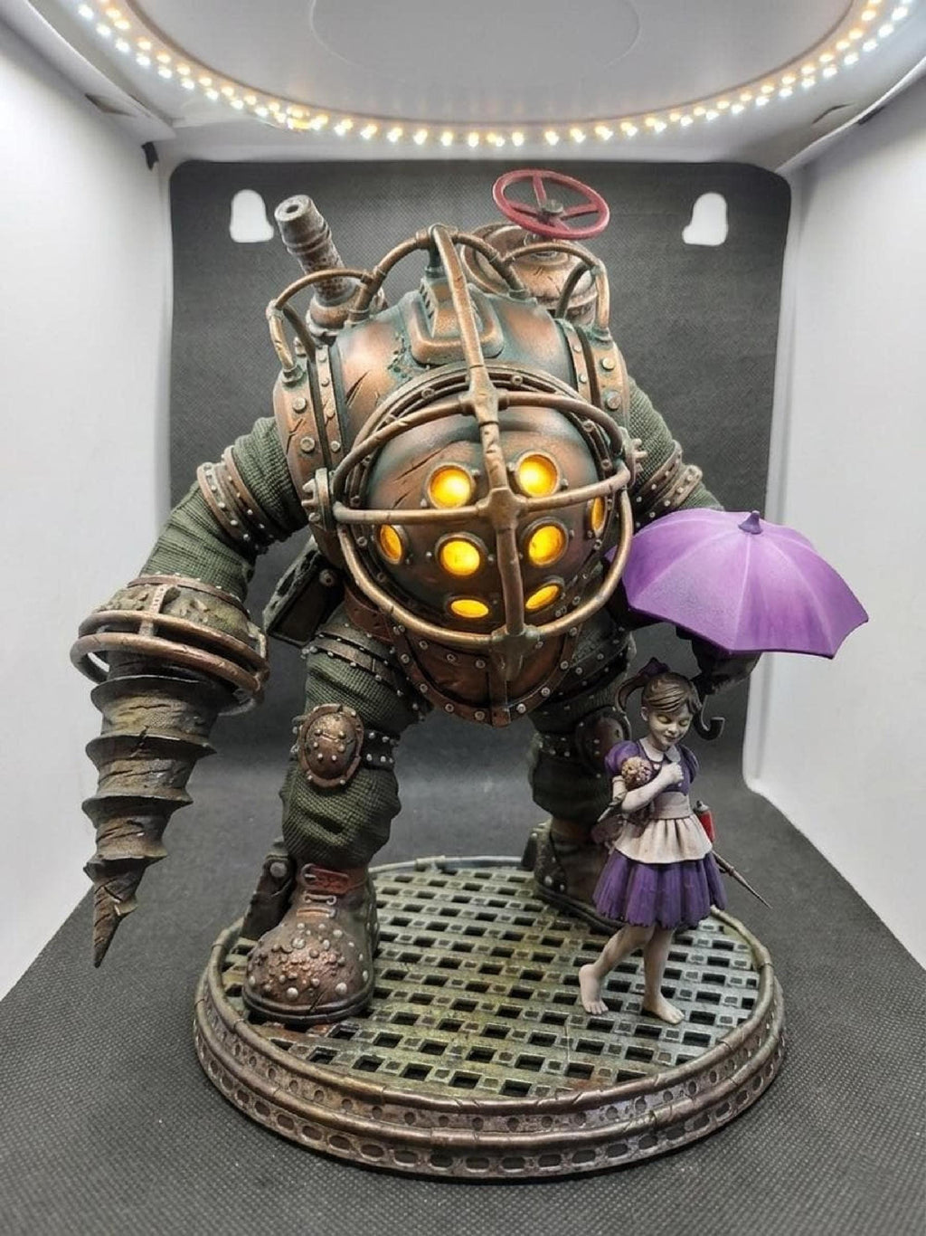 Bio Apocalyptic Robot and Child Figure 1/6 Scale
