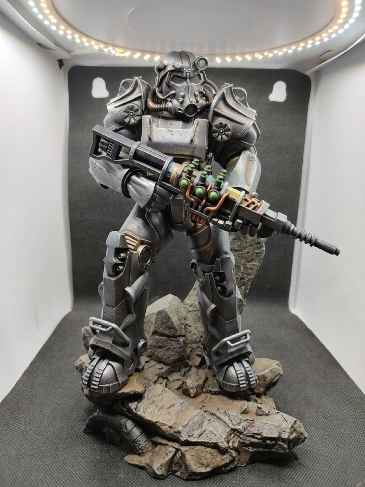 Wasteland Heavy Armor Sci-Fi Mech Figure, Post Apocalyptic