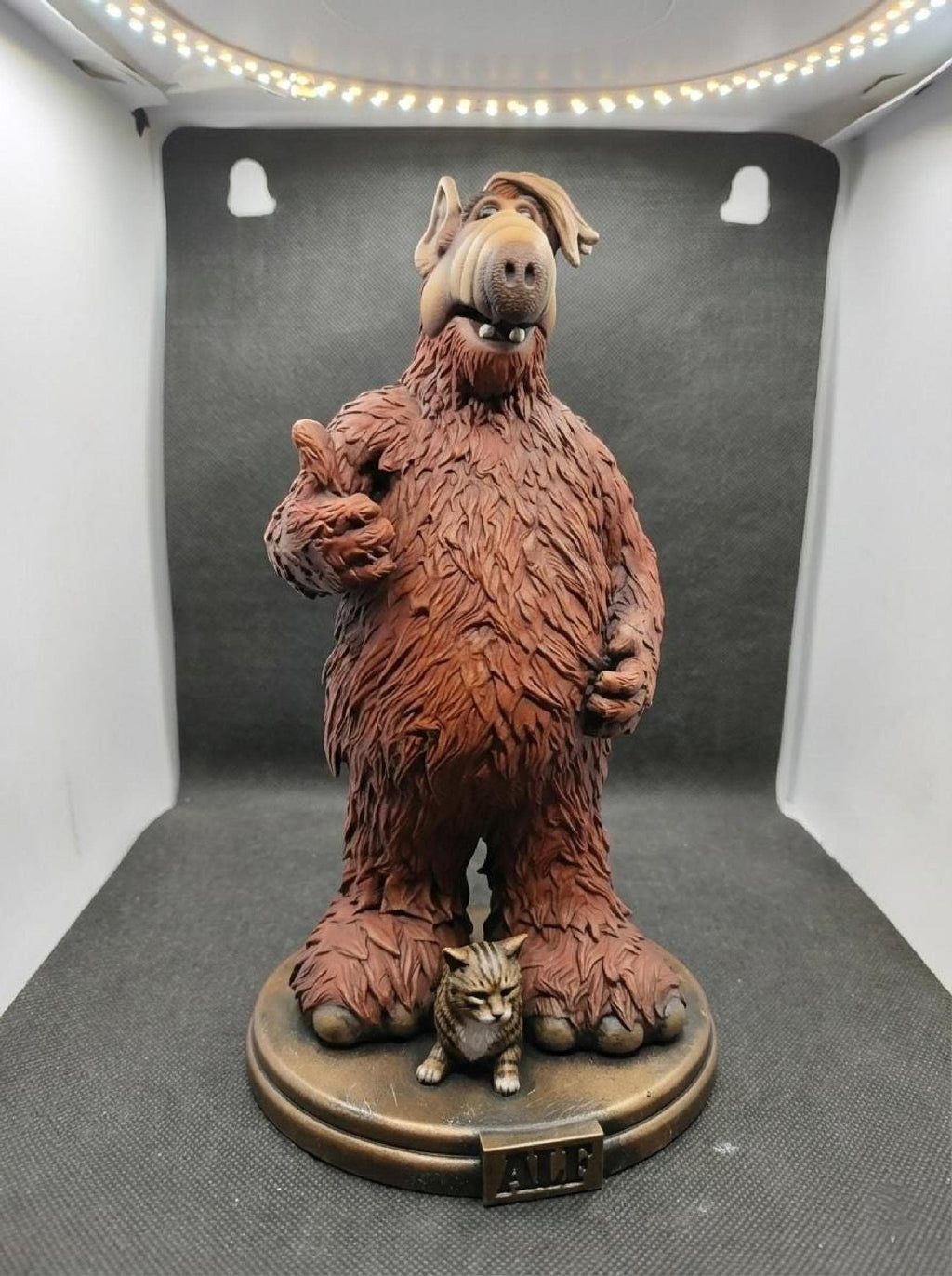 Hand-Painted 1/6 Scale Furry Alien Figure, Retro 80s Sci-Fi