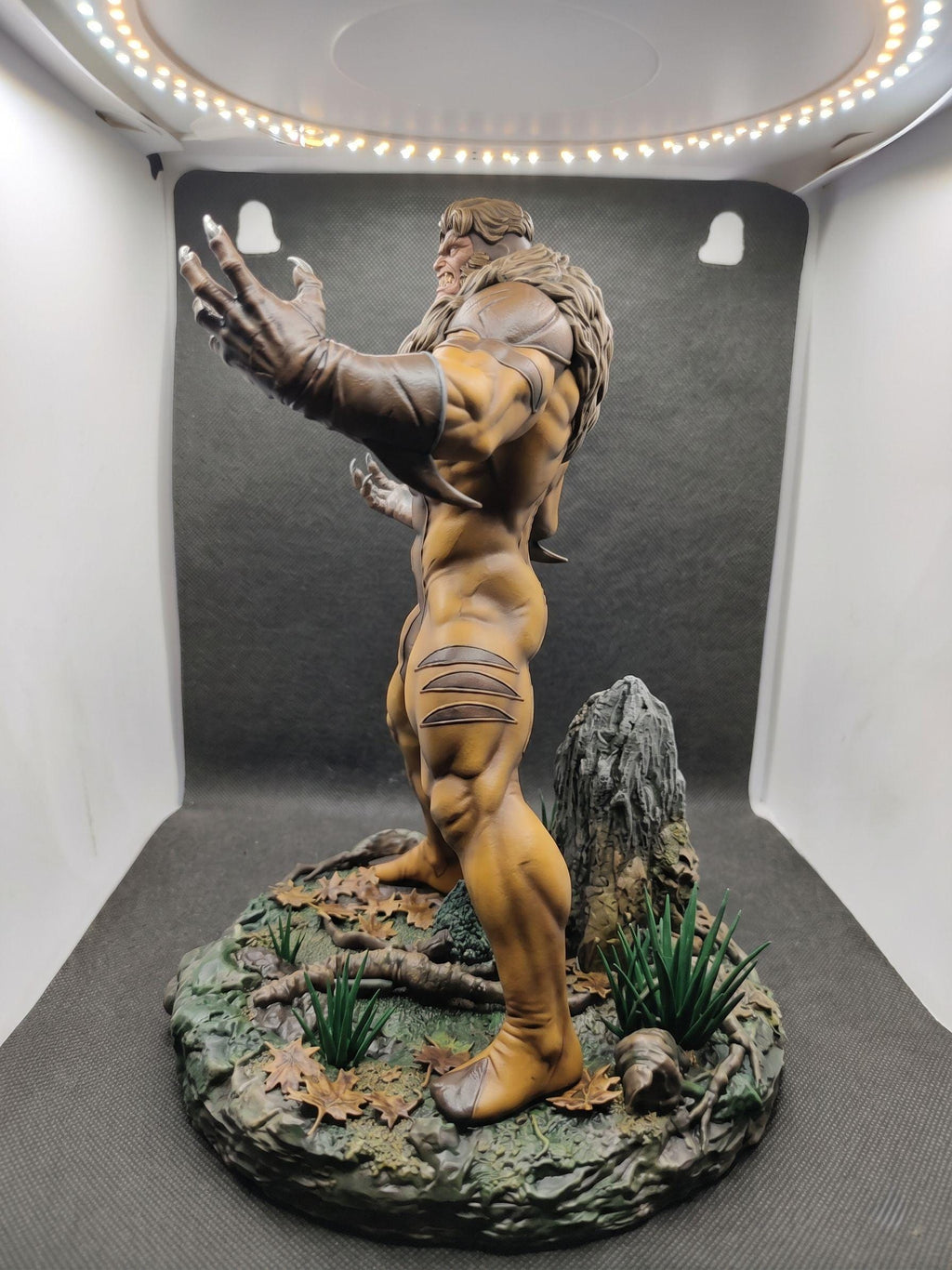 Savage Hunter Figure | 1/6 Scale Hand-Painted Feral Beast Statue