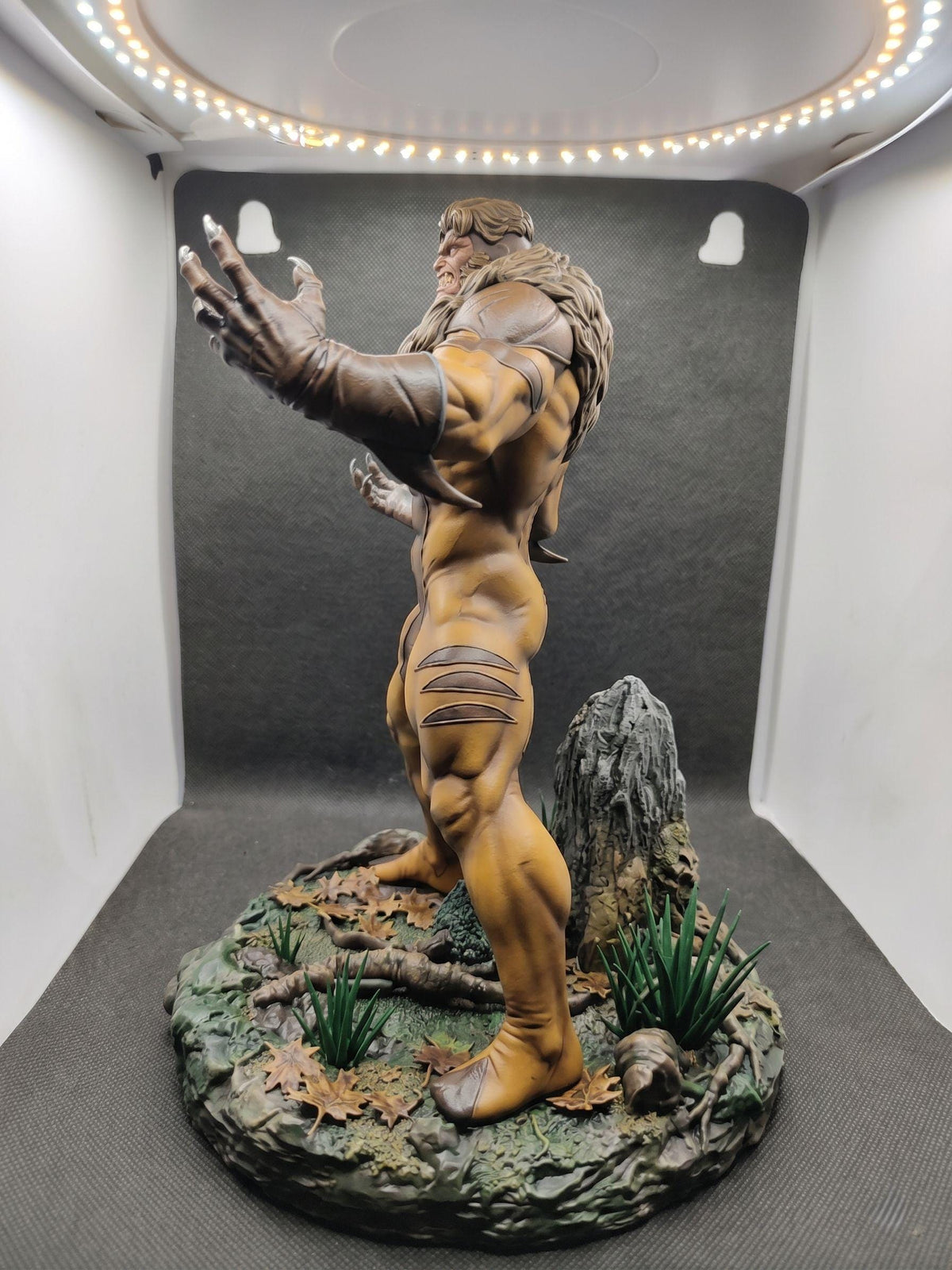 Savage Hunter Figure | 1/6 Scale Hand-Painted Feral Beast Statue