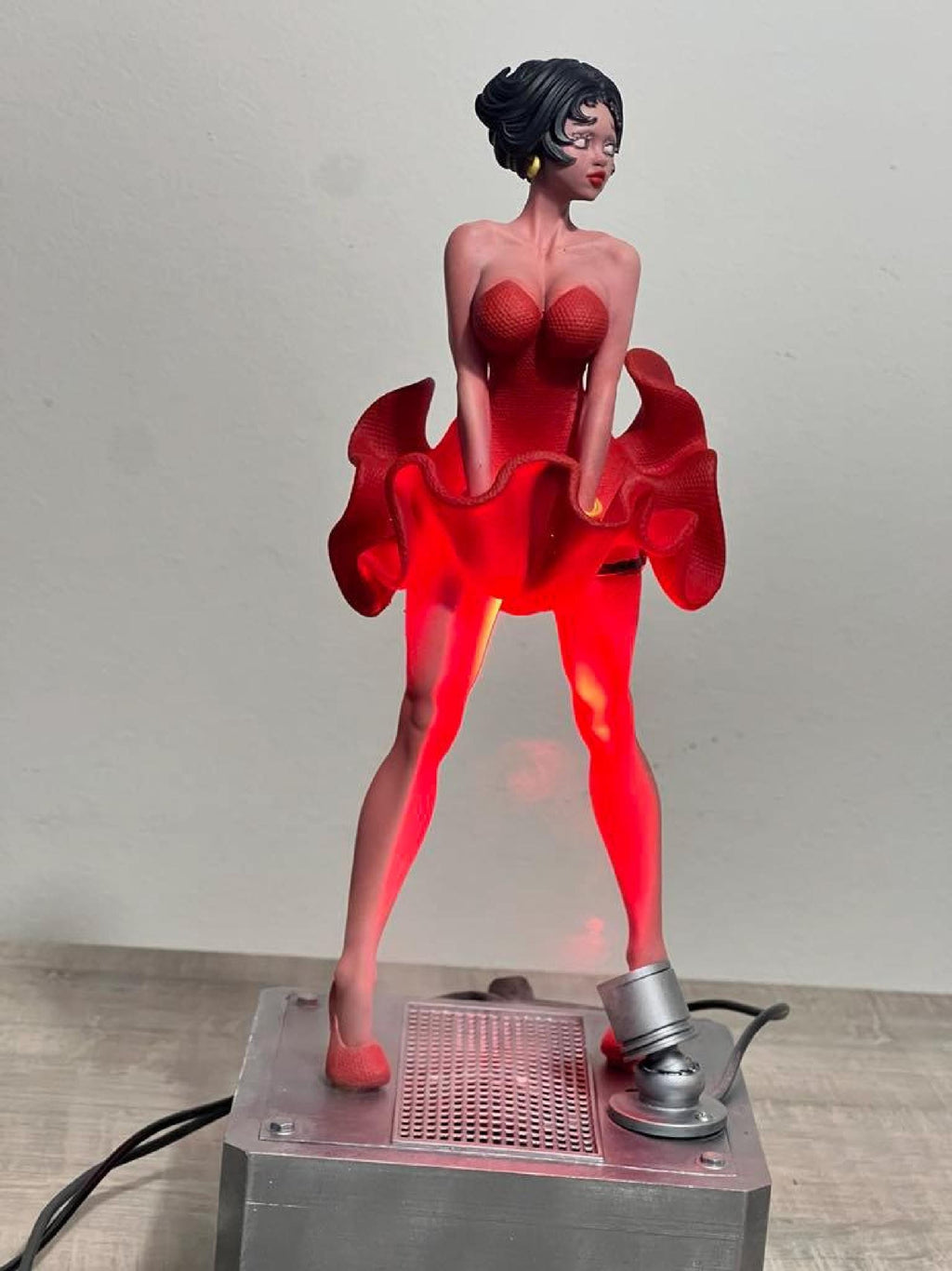 Betty Boo 1/6 Scale / desk light and essential oil diffuser