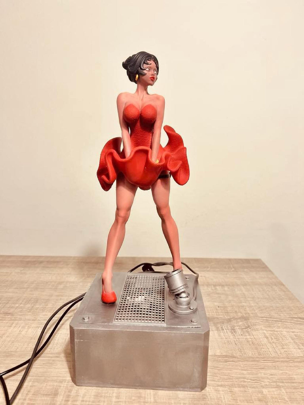 Betty Boo 1/6 Scale / desk light and essential oil diffuser