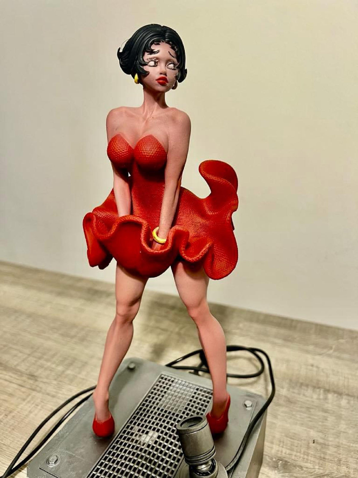 Betty Boo 1/6 Scale / desk light and essential oil diffuser