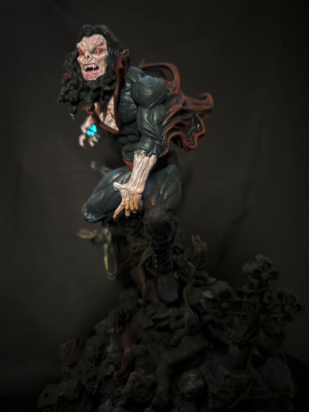 Living Vampire Statue | 1/6 Scale Hand-Painted Cursed Scientist Figure